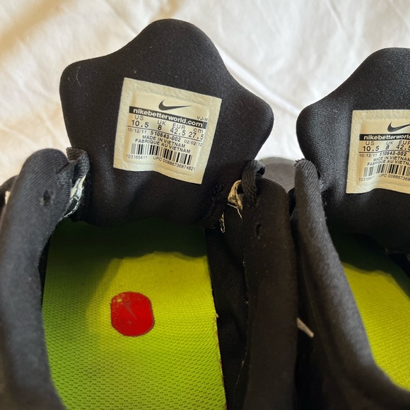 👟🌸GUC Nike Sneakers, black and white, size 10.5 - Picture 10 of 12